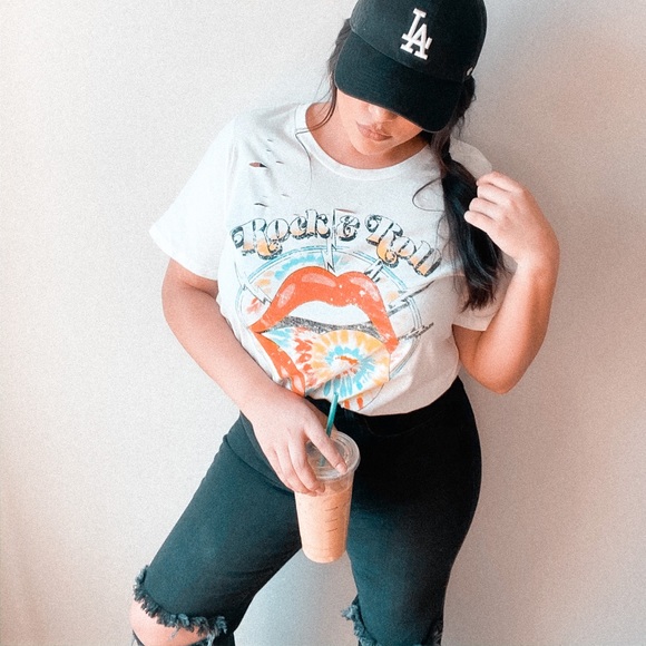 ✨SOLD OUT✨Tie Dye Tongue Graphic Tee - Picture 4 of 4